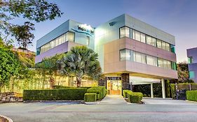 Springfield Lakes Boutique Hotel